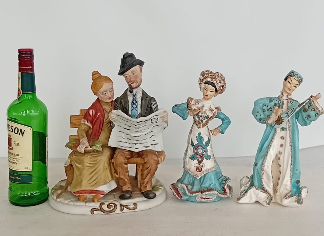 Decorative Figurine Set (3 pcs) – Vintage Style