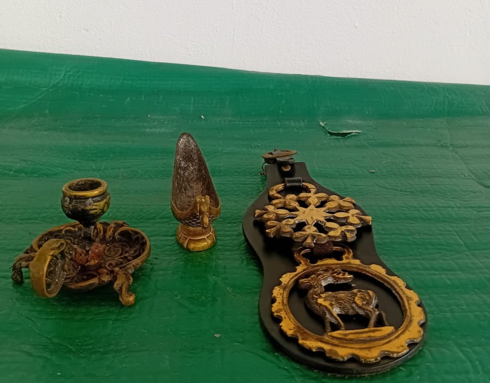 Joblot Of Vintage Horse Brass Martingale Strap & Candleholders