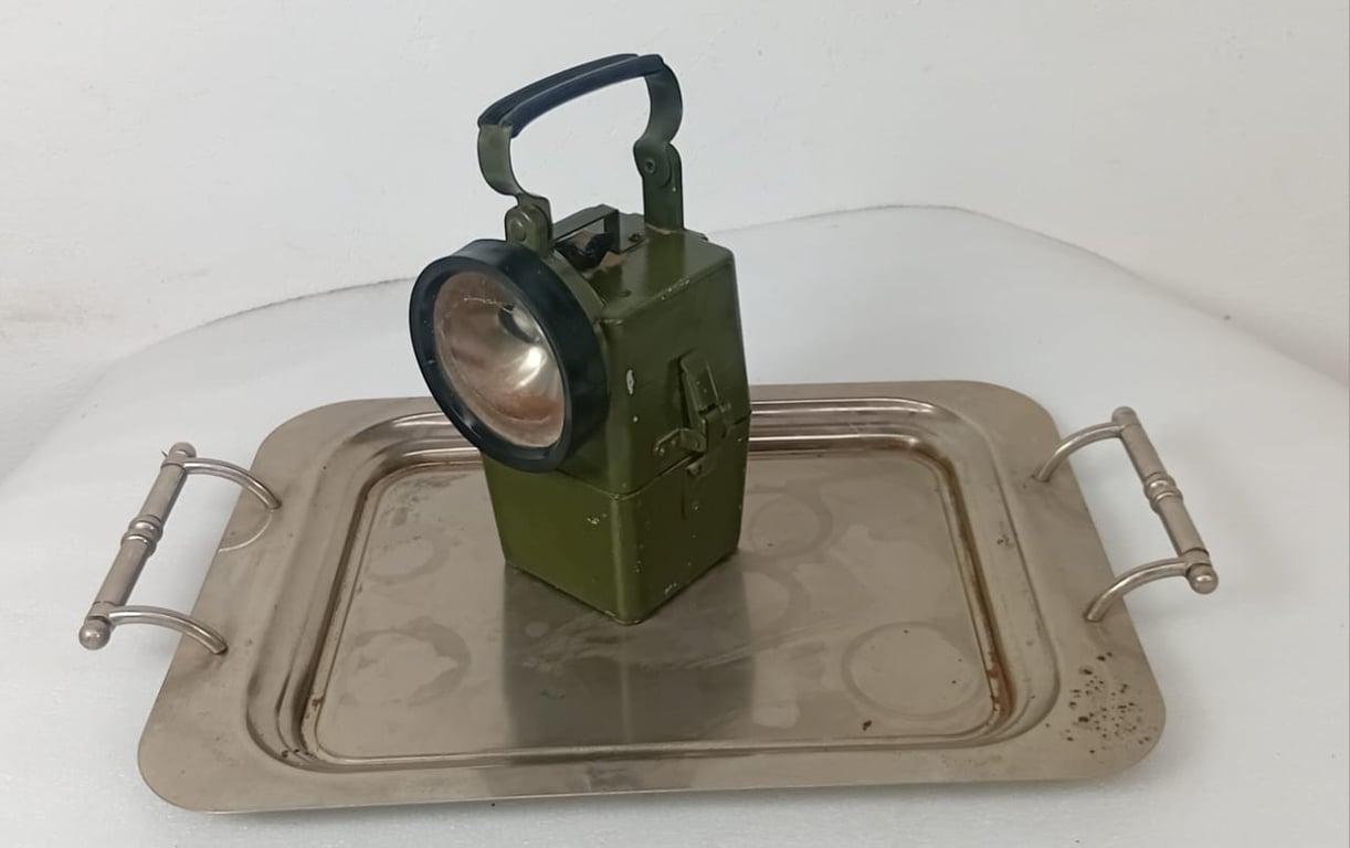 Joblot of vintage lamp & tray
