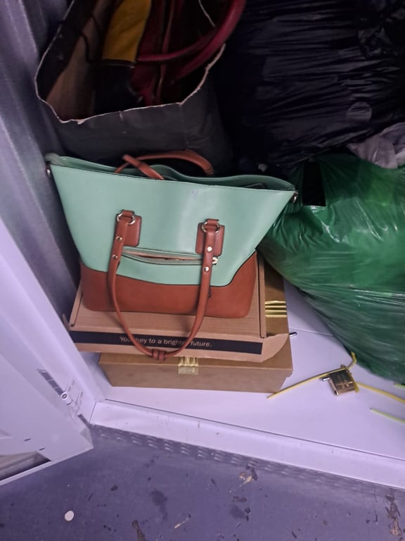 Handbag Unit