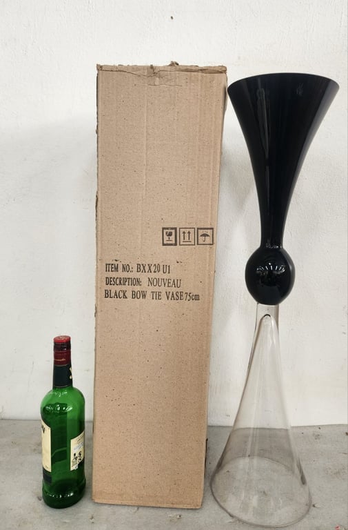 Nouveau Black Bow-Tie Style Glass Floor Vase (75 cm) – Boxed