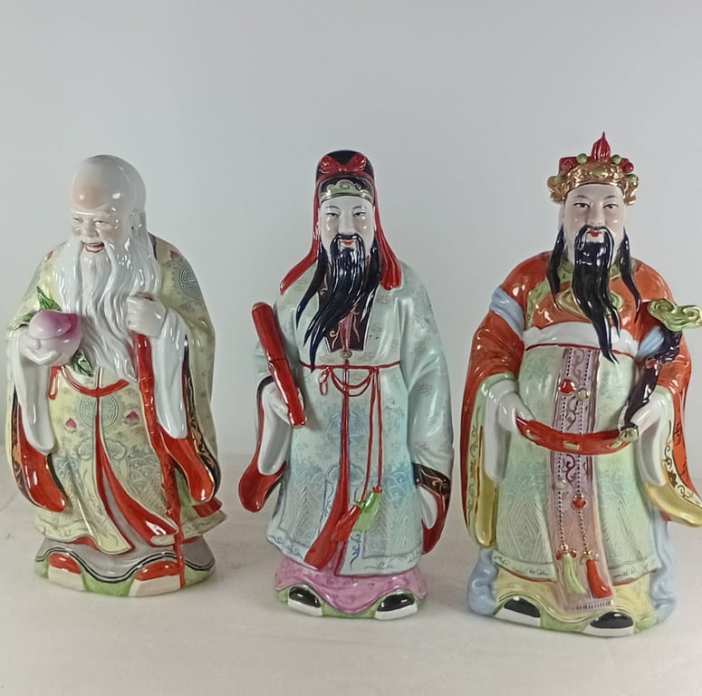 Chinese Porcelain Figurine Set