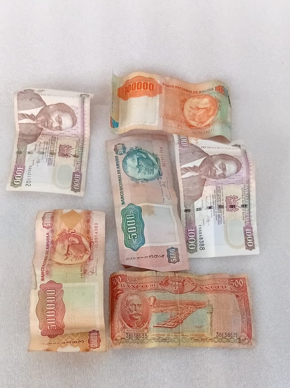 Collection Of Angolan Kwanza Banknotes