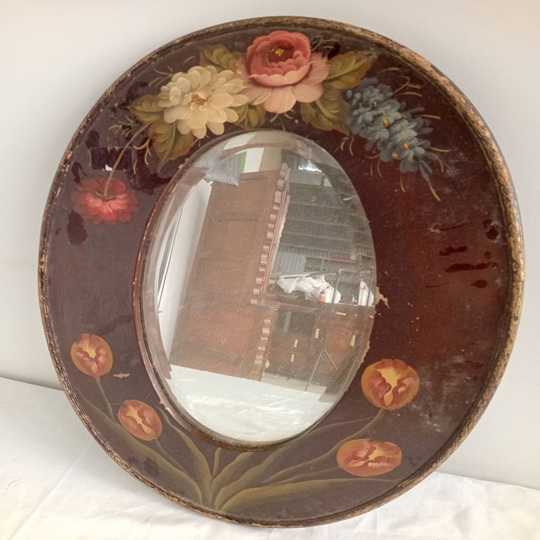 Vintage Decorative Round Wall Mirror with Floral Motif