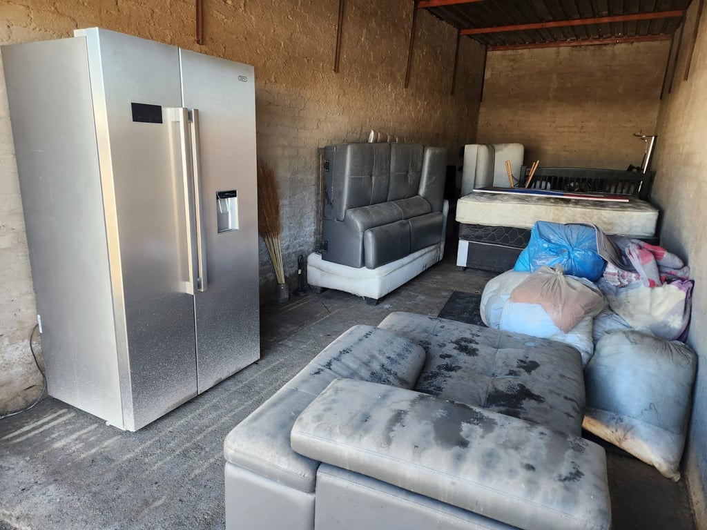 Lot 3 Fridge Unit