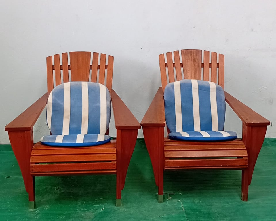 Set Of 2-Solid Wood Outdoor Lounge Chairs