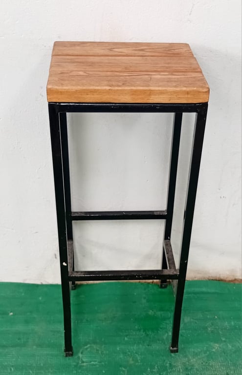 Bar stool