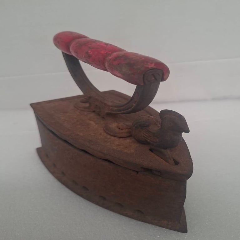 Antique Style Charcoal Clothes Iron