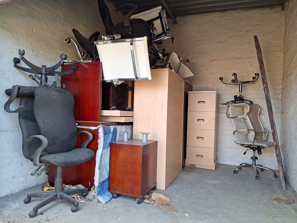 1 Office Furniture Unit