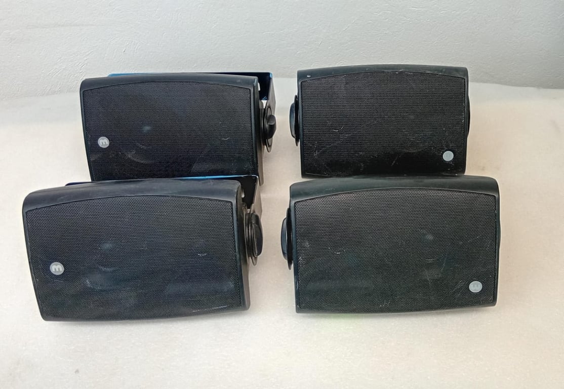 Joblot Of Pioneer Amplifier & 4 x Ellis Speakers