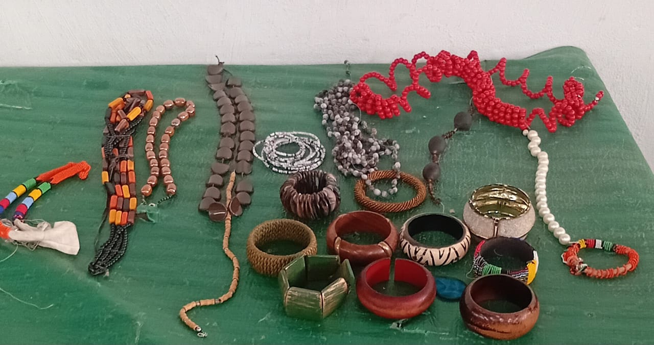 Mixed Ethnic-Style Jewellery Lot – Necklaces, Bangles & Bracelets