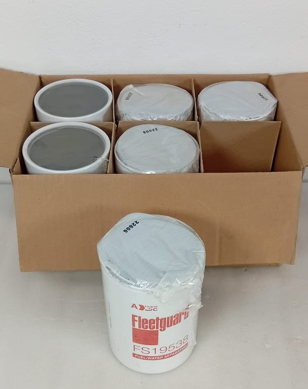 6 x Fleetguard Fuel/Water Separator