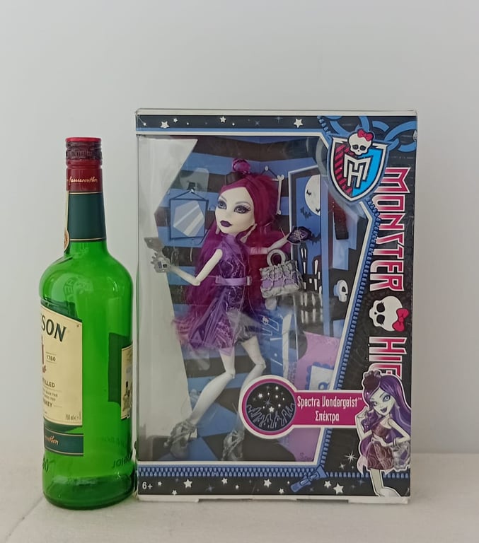 Mattel Monster High Ghouls Night Out Spectra Vondergeist Doll