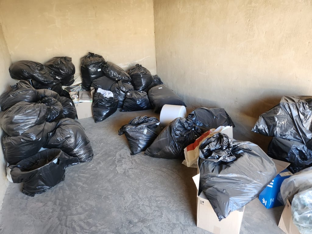 Lot 11 Black Plastic Bags Unit