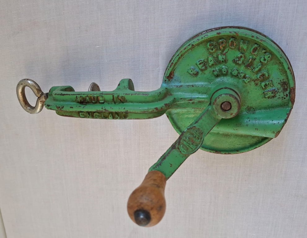 Vintage Cast Iron Hand-Crank Bean Slicer