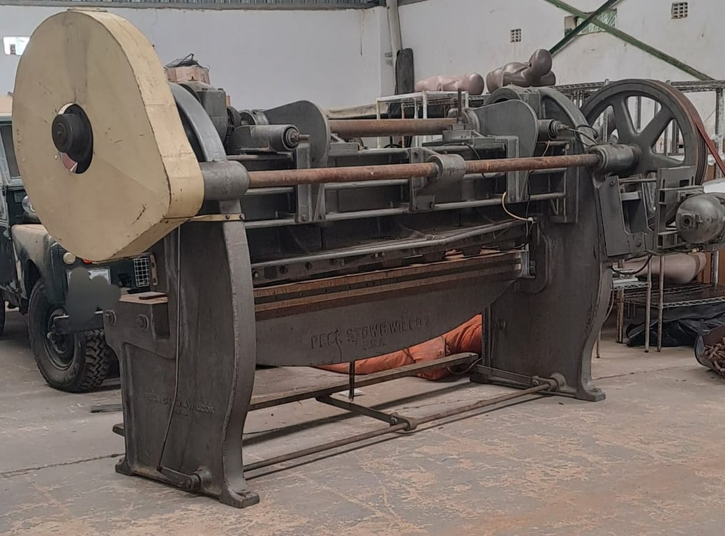 2.5M Peck Stow & Wilcox Industrial mechanical guillotine shear