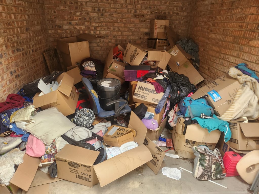 Lot 56 Clothing Unit
