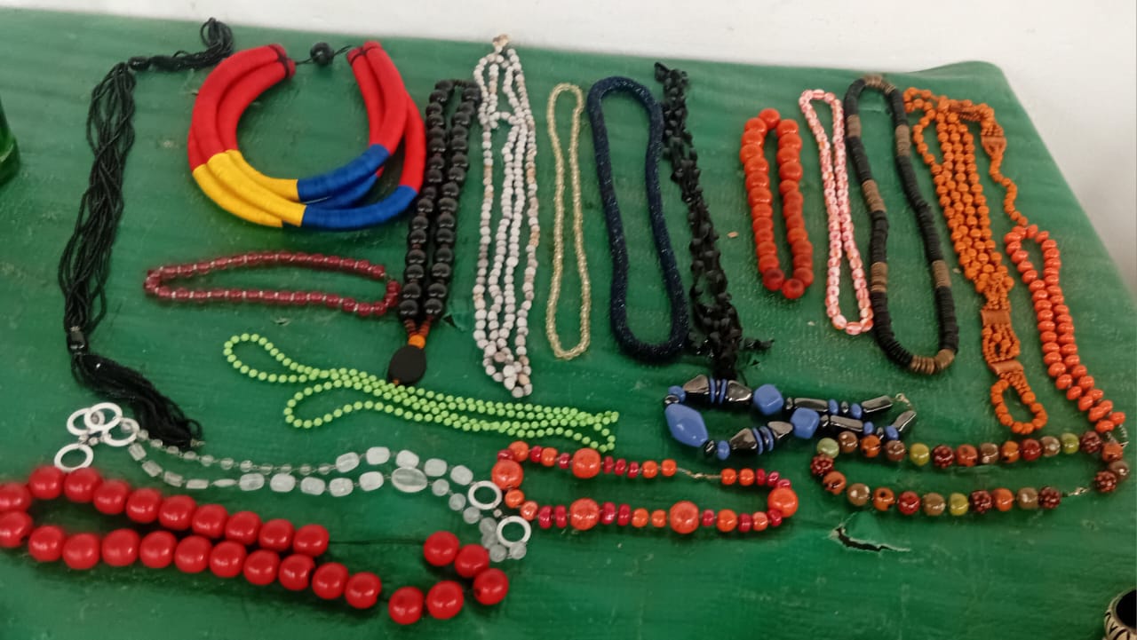 Mixed Beaded Necklace & Jewellery Lot (Assorted Styles)