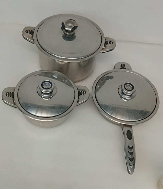 3 x Stainless steel pots