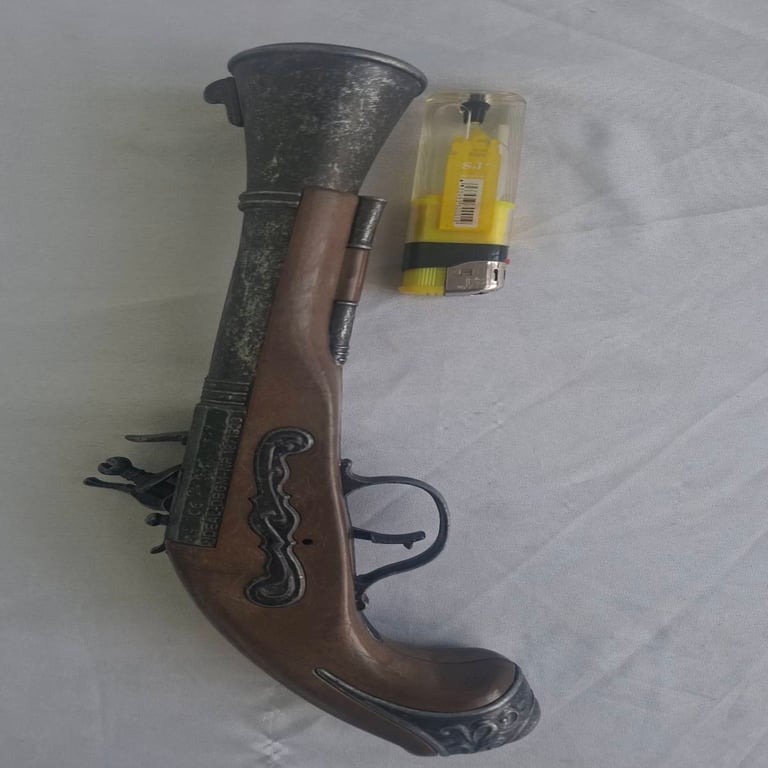 Vintage-Style Powder Horn