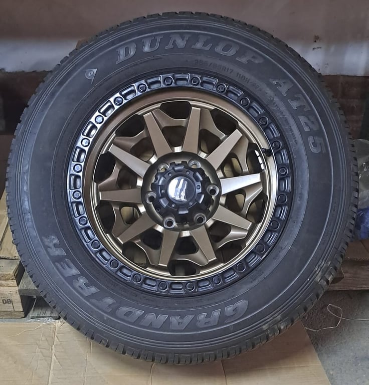 Brand new Hilux/Landcruiser 255/65/R17 wheels and Mags set