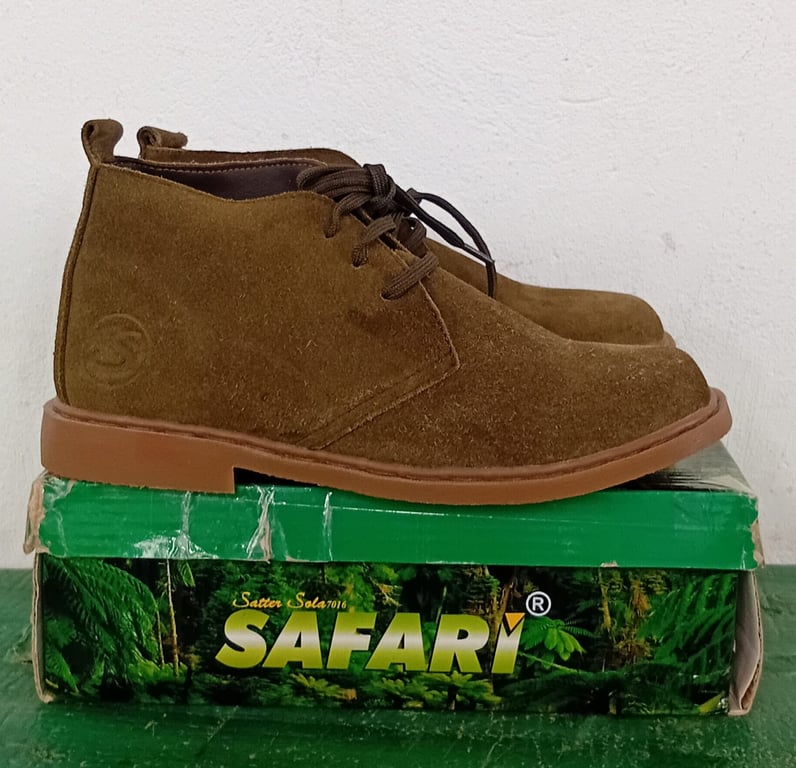 Size 10 -New  Safari Genuine Leather Ankle Boots (Brown) – Lace-Up