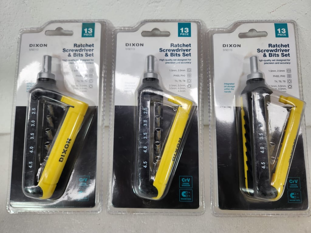 Ratchet Screwdriver and bit set per piece