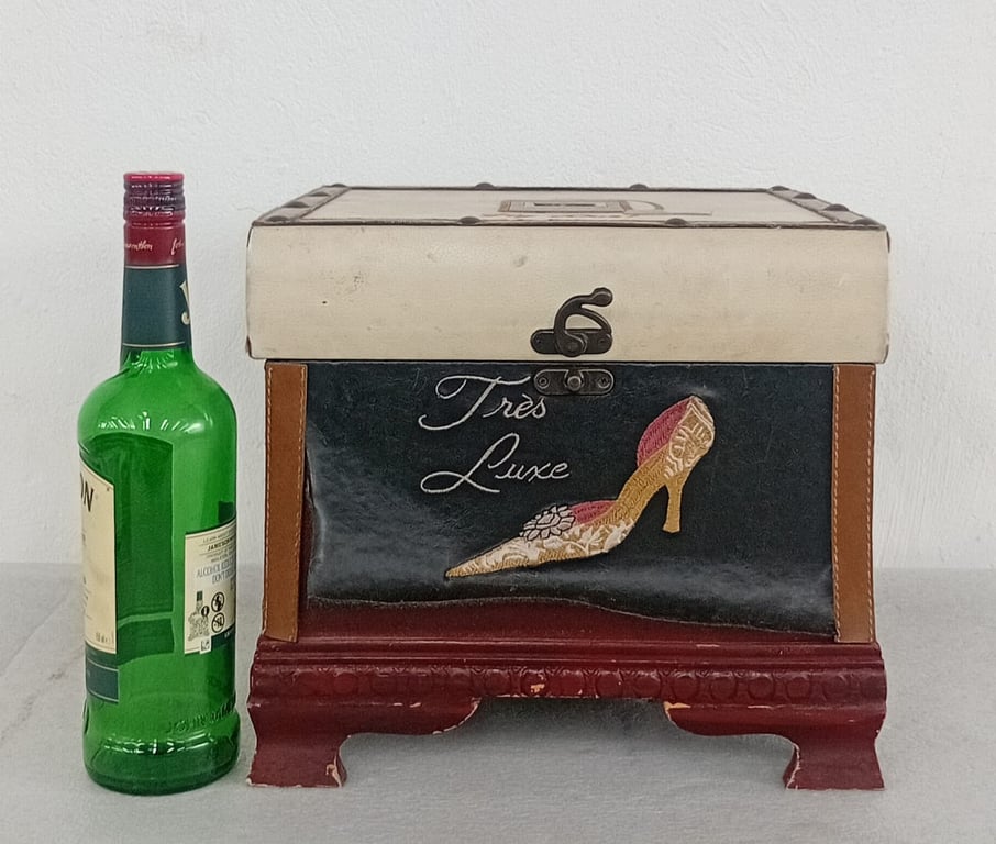 Decorative wooden box