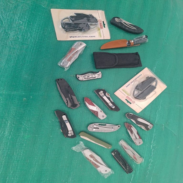 Collection Of Knives (18)