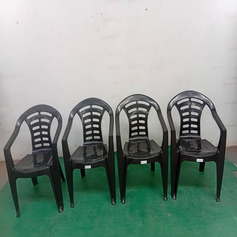 4X plastic chairs