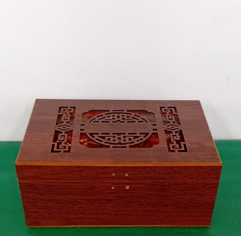 Chinese -Style Tea Containers
