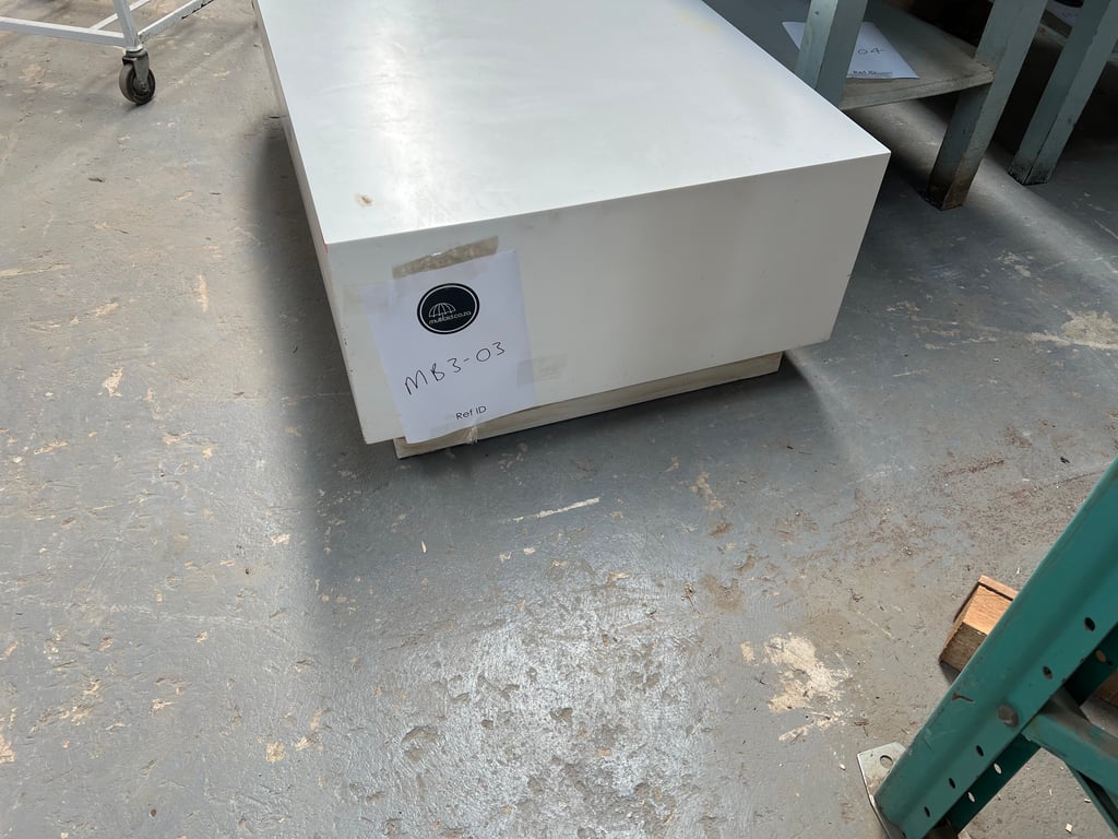 MB3-03 Lounge Table