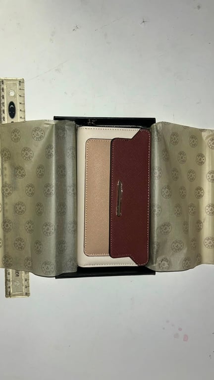 ZIP-Around womes PU leather wallet with internal zip coin compartment