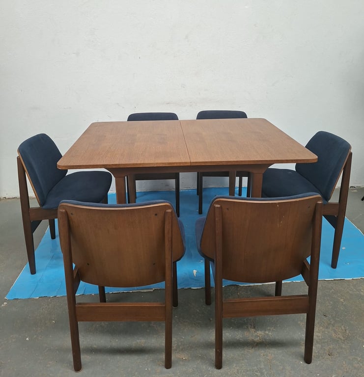 Extendable Wooden Dining Table with Six Upholstered Chairs (WAP)
