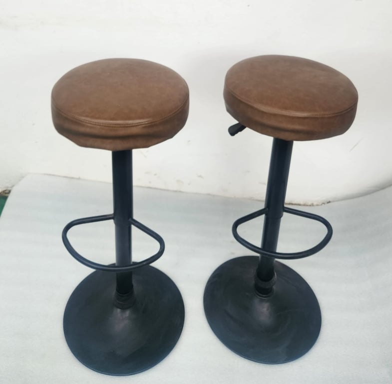 2 X Brown fox leather adjustable bar stool