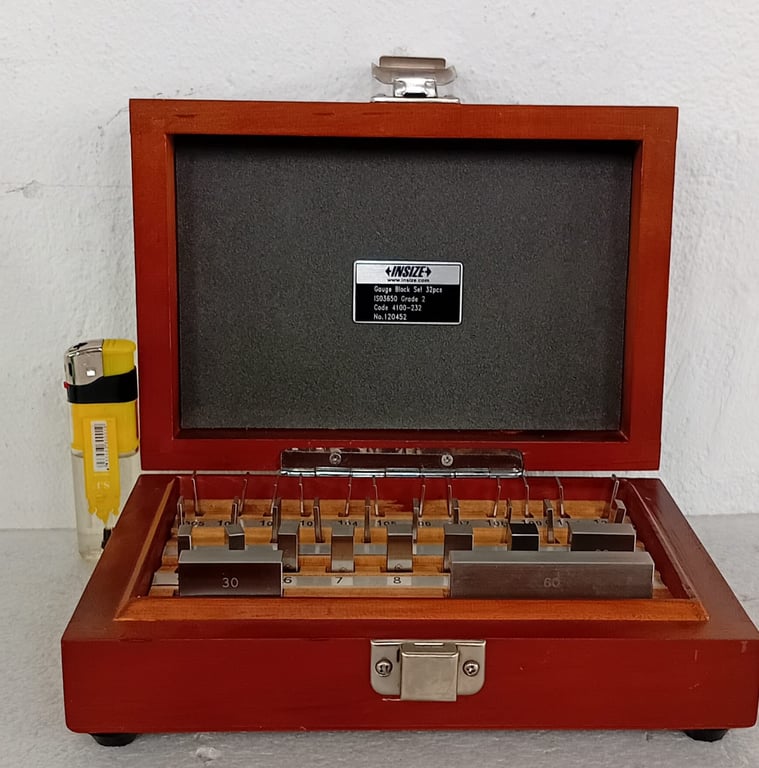 Insize Precision Gauge Block Set – 32 Pieces (Grade 2)