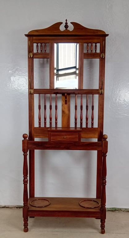 Classic Wooden Dressing Stand with Mirror