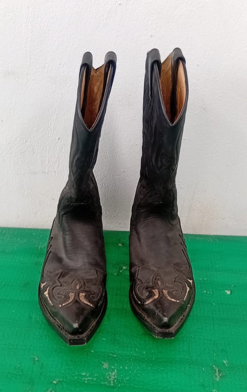 Sendra cowboy boots size 6
