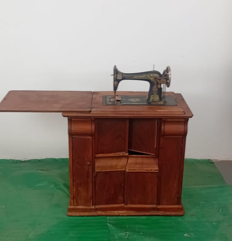 Vintage Singer Sewing Machine