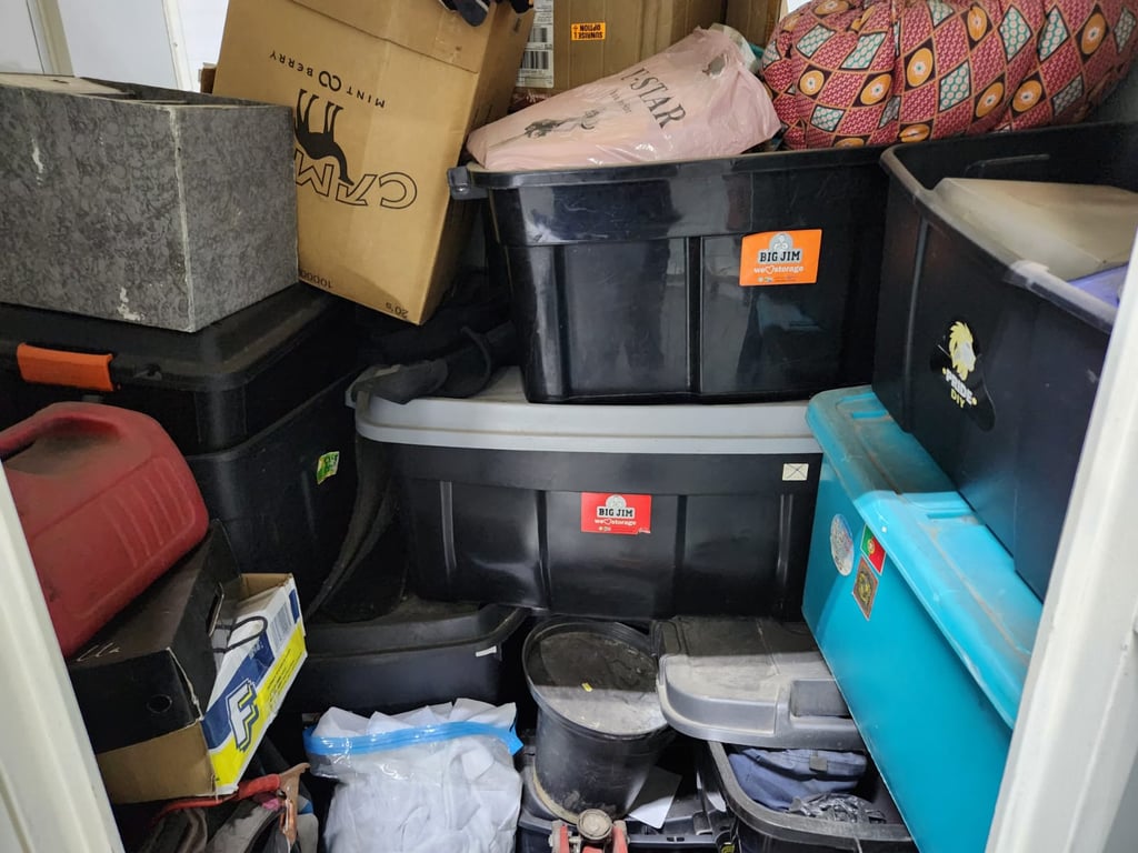 Lot 7 Storage Containers Unit