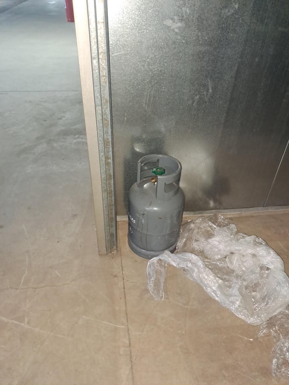 4 - Dishwasher Unit