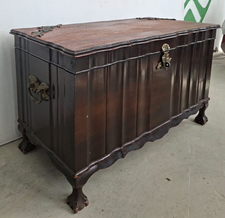 Antique Style Mahogany Blanket Chest