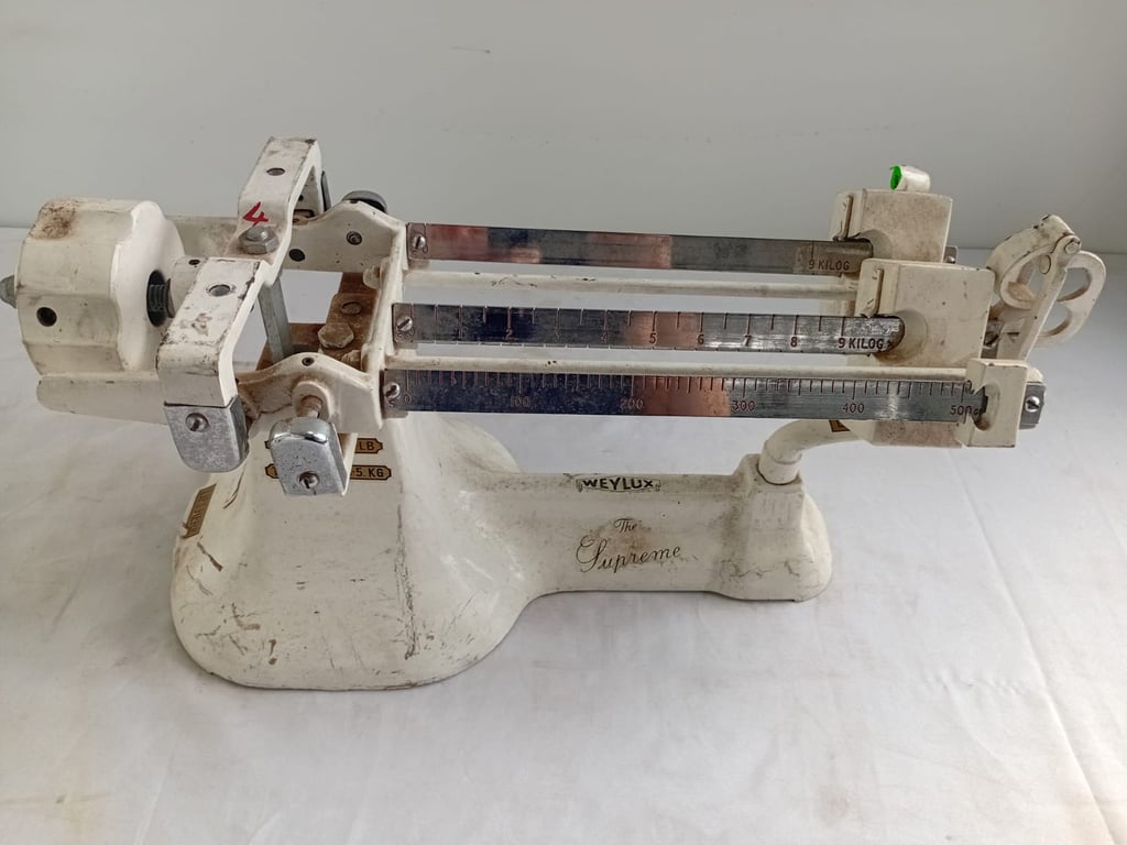 Weylux “The Supreme” Vintage Mechanical Balance Scale