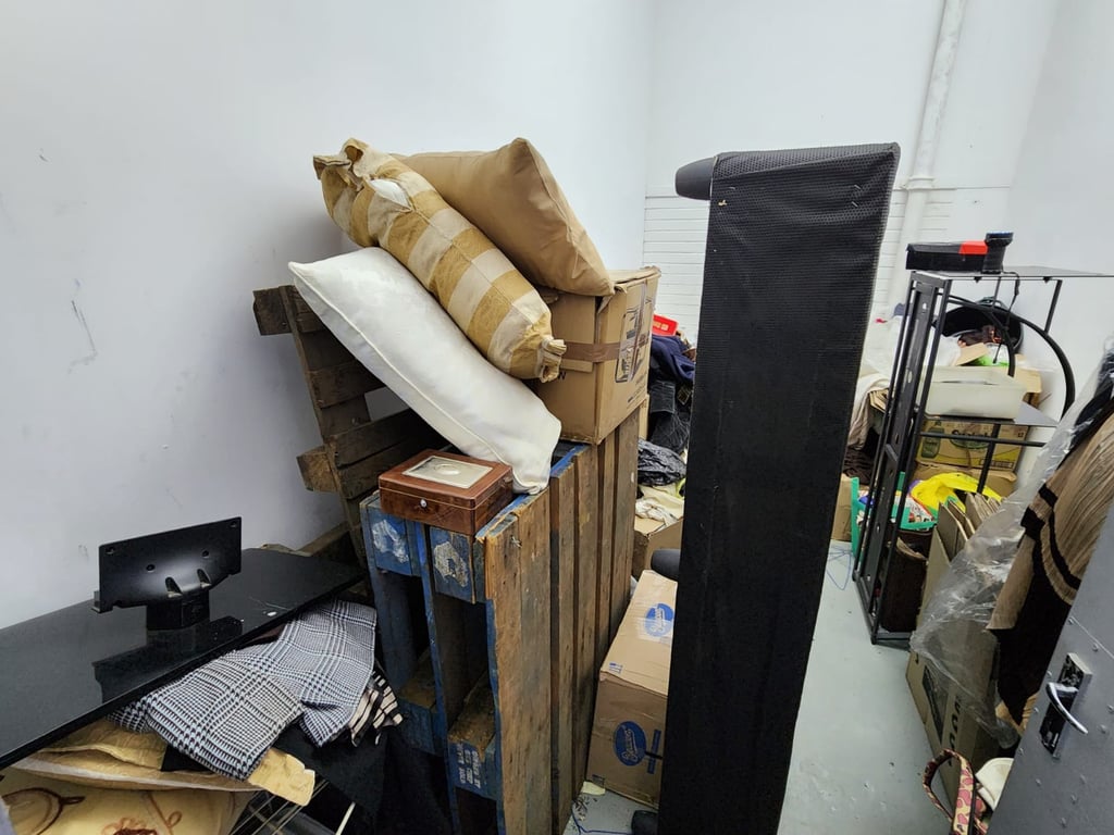 Lot 9 Clothing Unit