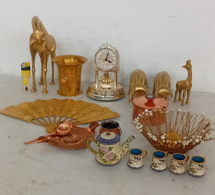 Mixed decorative lot