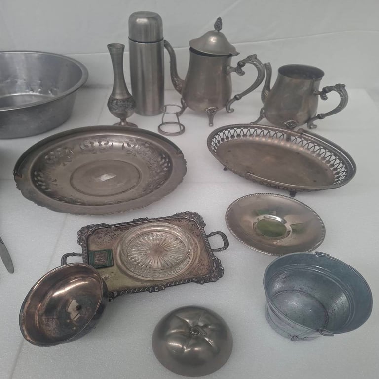 Mixed Lot of Vintage Metal Kitchenware & Household Items