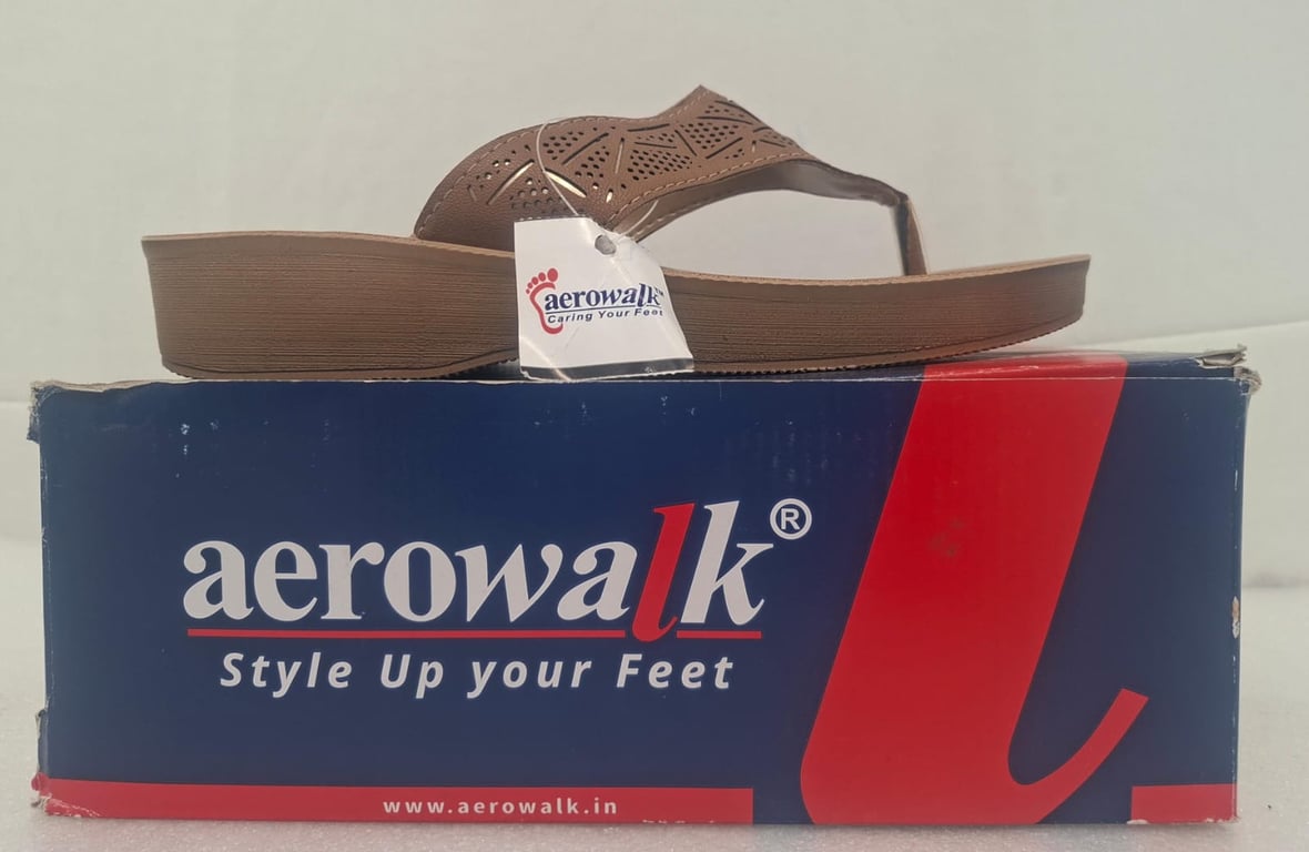 Aerowalk Size 7 Womens Flip Flops