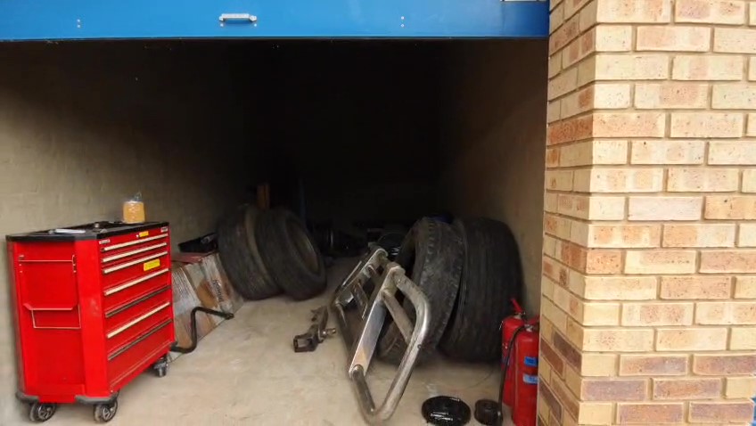 Lot 7 Red Toolbox Unit