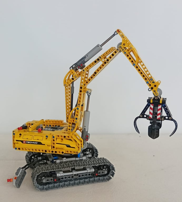 LEGO Technic 42006 Excavator set.