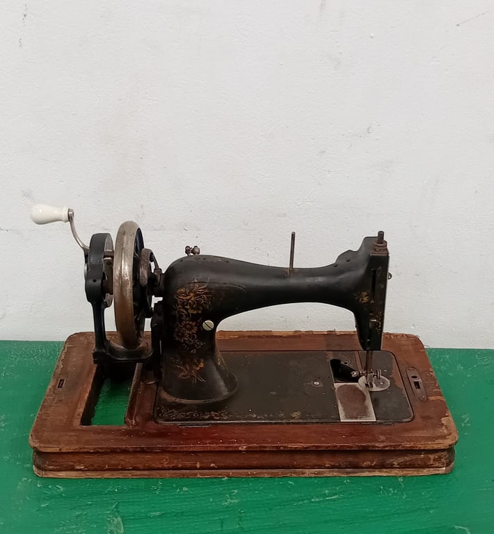 Vintage Singer Sewing Machine